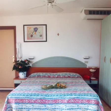 Отель Titanus Беллария-Иджеа-Марина