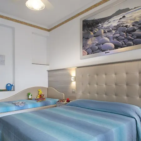 Отель Titanus Беллария-Иджеа-Марина