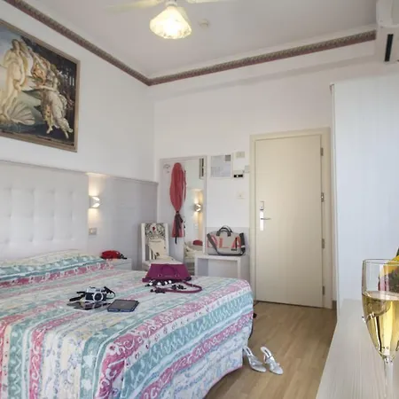 Titanus Отель Беллария-Иджеа-Марина